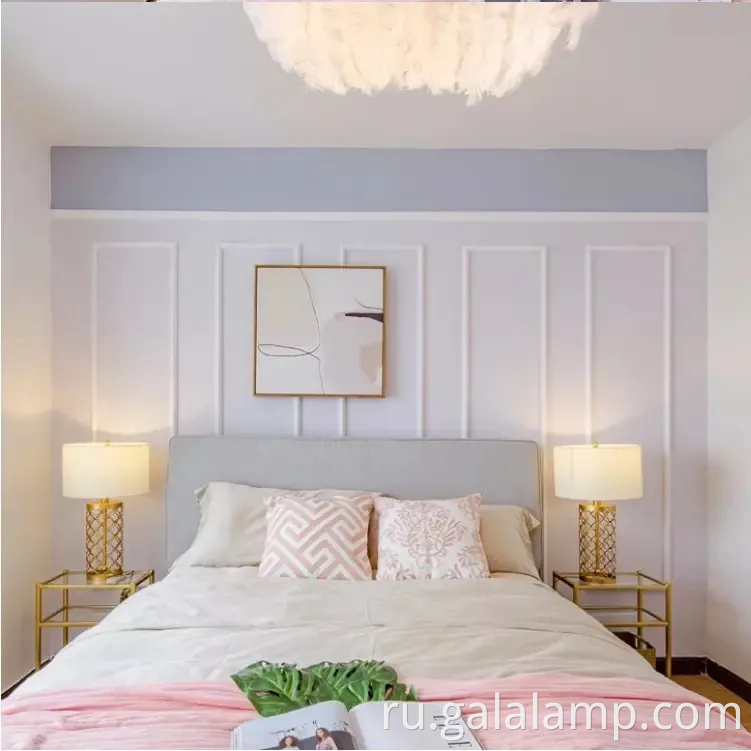 Электронная современная железная настольная лампа для элегантного домашнего освещения